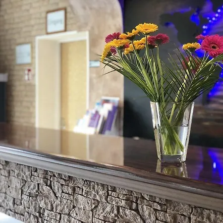 Moji Hotel